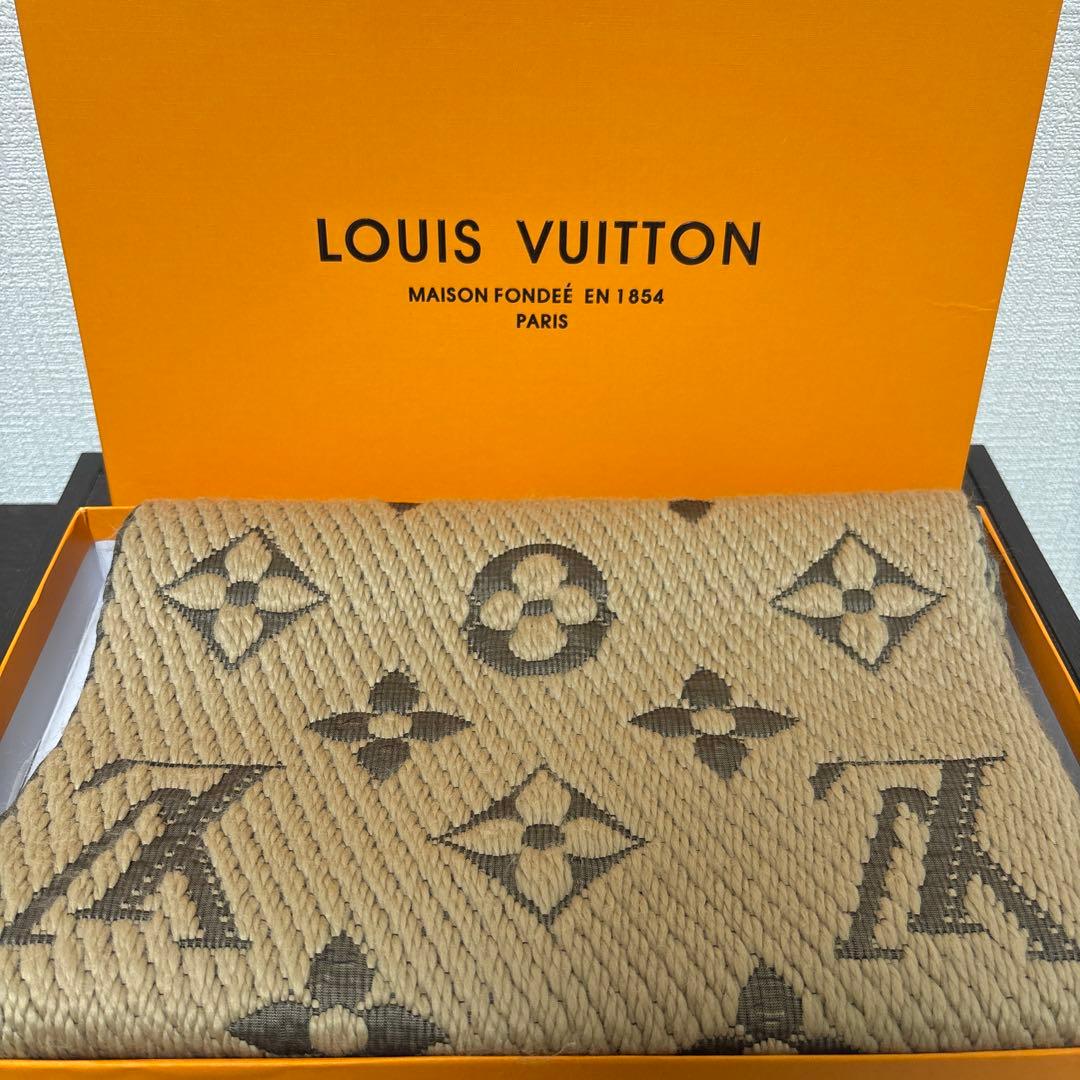 【値下げしました】LOUIS VUITTON マフラー ベージュ