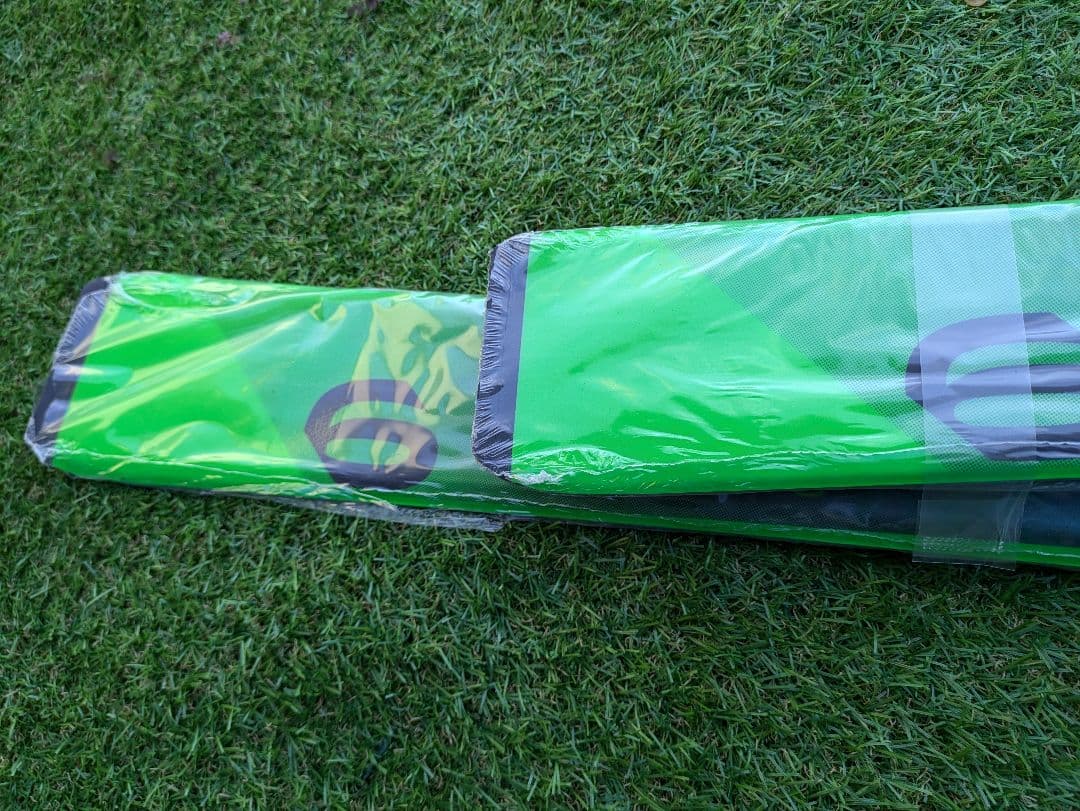 未使用　elan パラダイス EXPLORER　160 スキー板 黒と緑