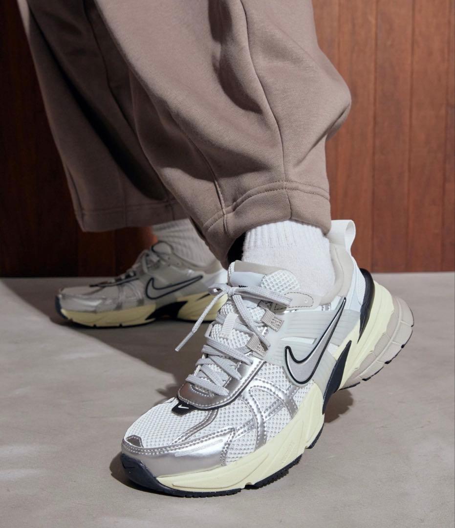 NIKE V2K ラン 新品 23.5cm