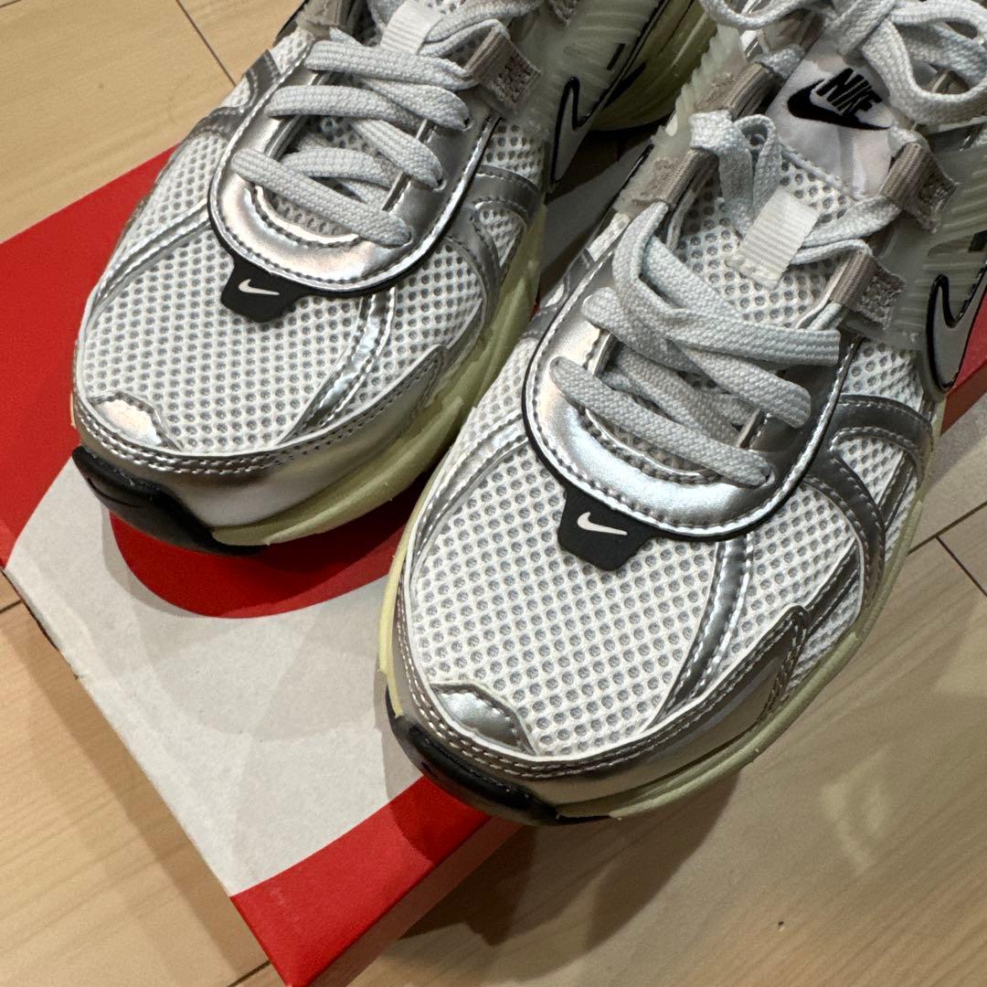 NIKE V2K ラン 新品 23.5cm