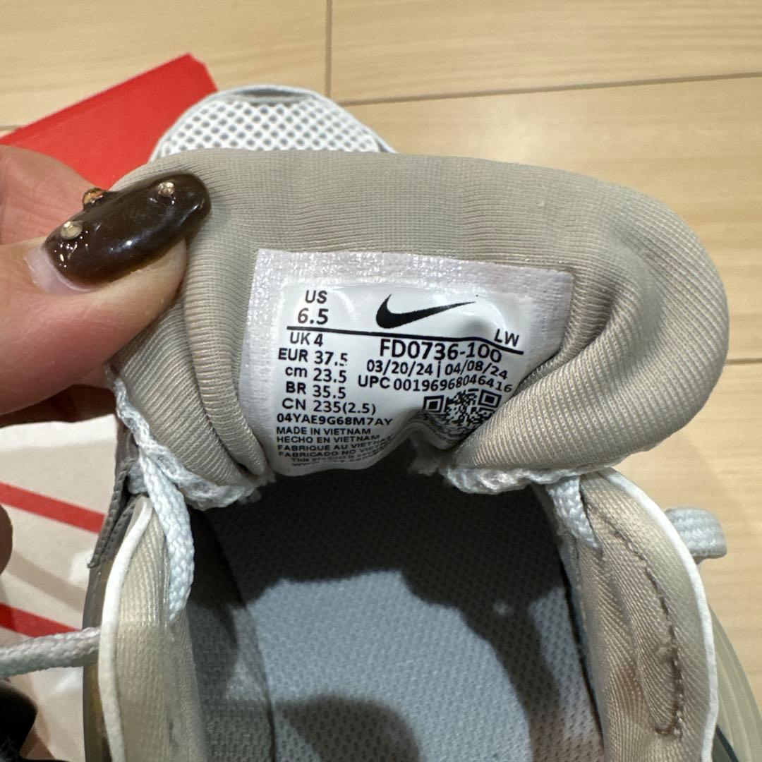 NIKE V2K ラン 新品 23.5cm