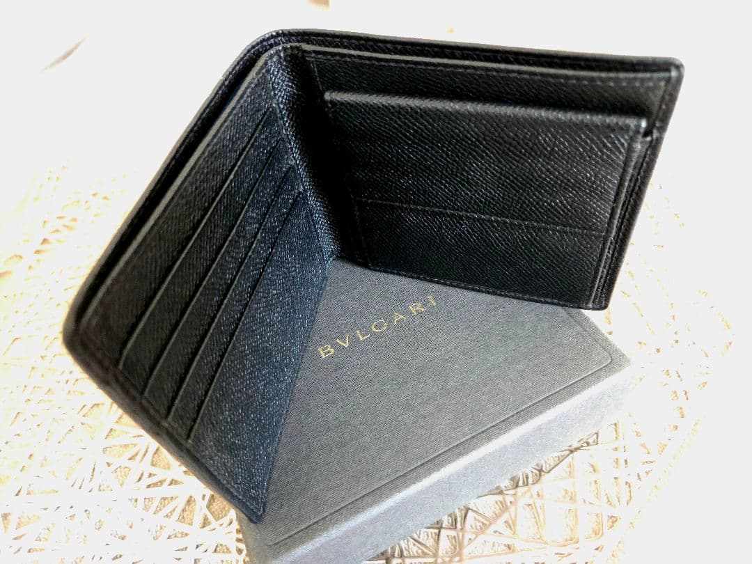 BVLGARI ブラック 二つ折り財布 箱付き