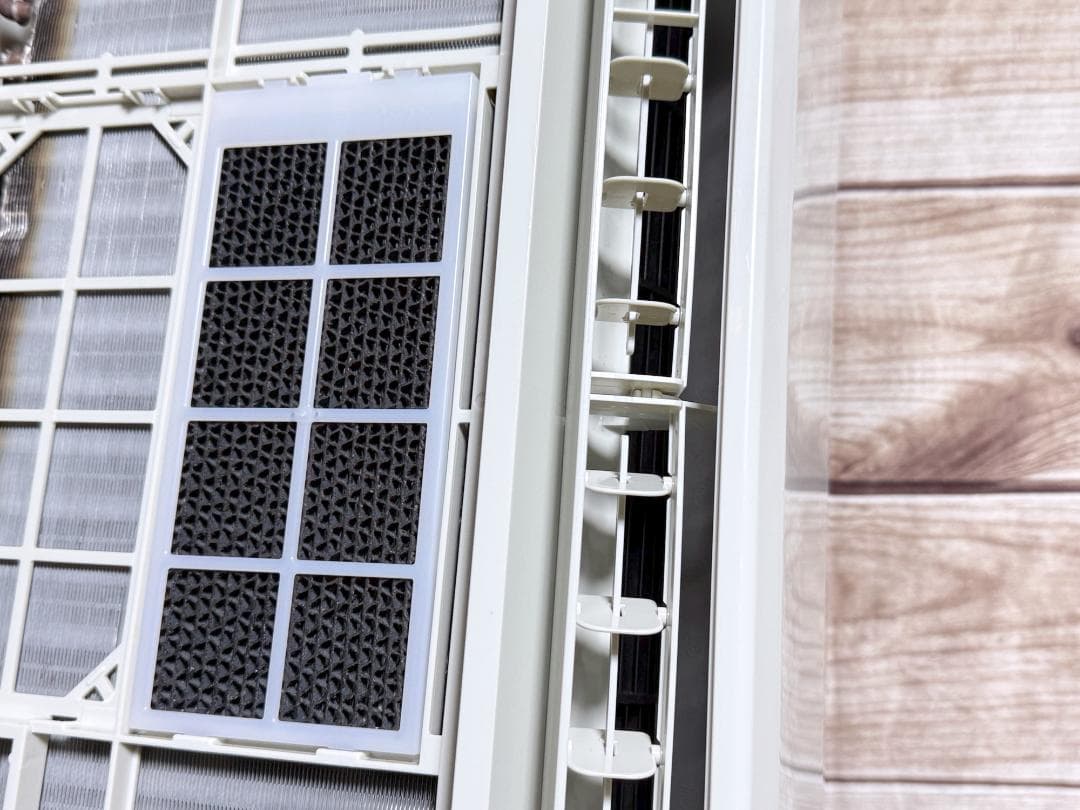 コロナ 7畳 100V 冷房/除湿 窓用エアコン CW-F1820 全清掃済♪