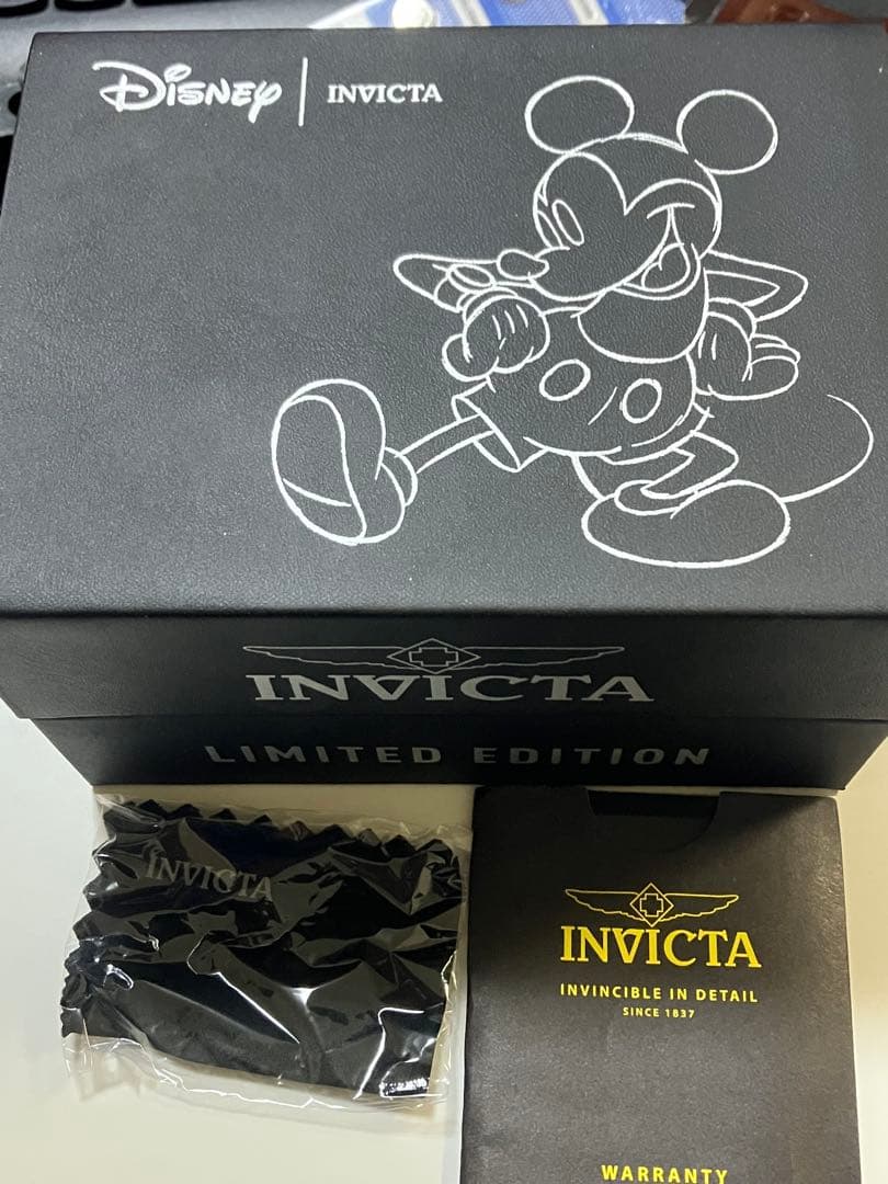 mickey ミッキーマウス　Disney　INVICTA　腕時計　ディズニー