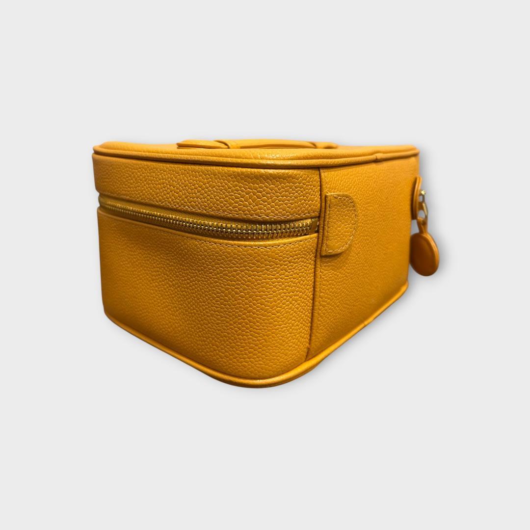 CHANEL シャネル CC ココマーク キャビアスキン バニティ ベージュ