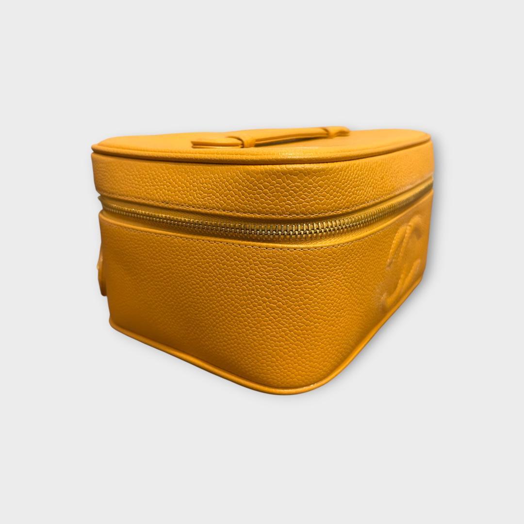 CHANEL シャネル CC ココマーク キャビアスキン バニティ ベージュ