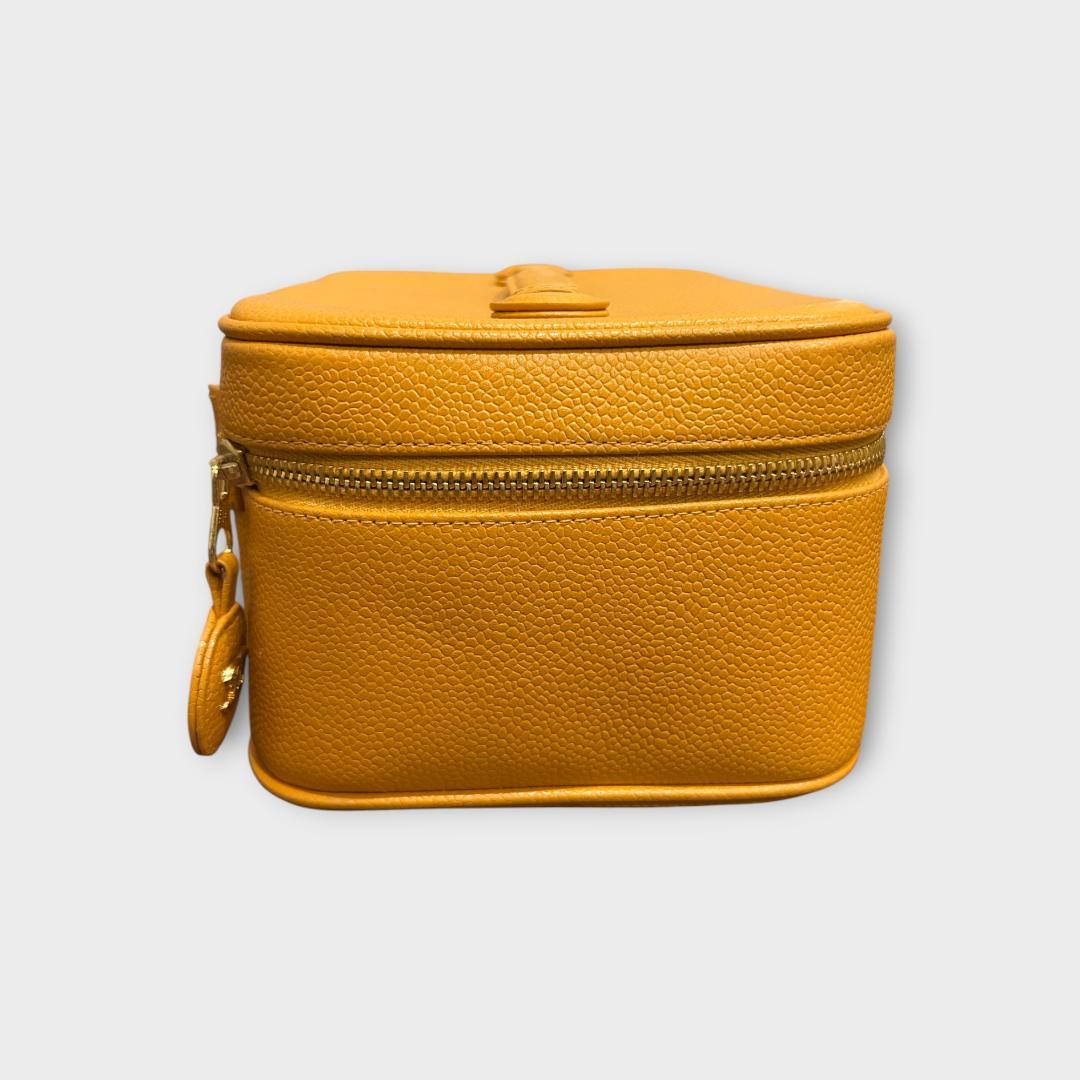 CHANEL シャネル CC ココマーク キャビアスキン バニティ ベージュ