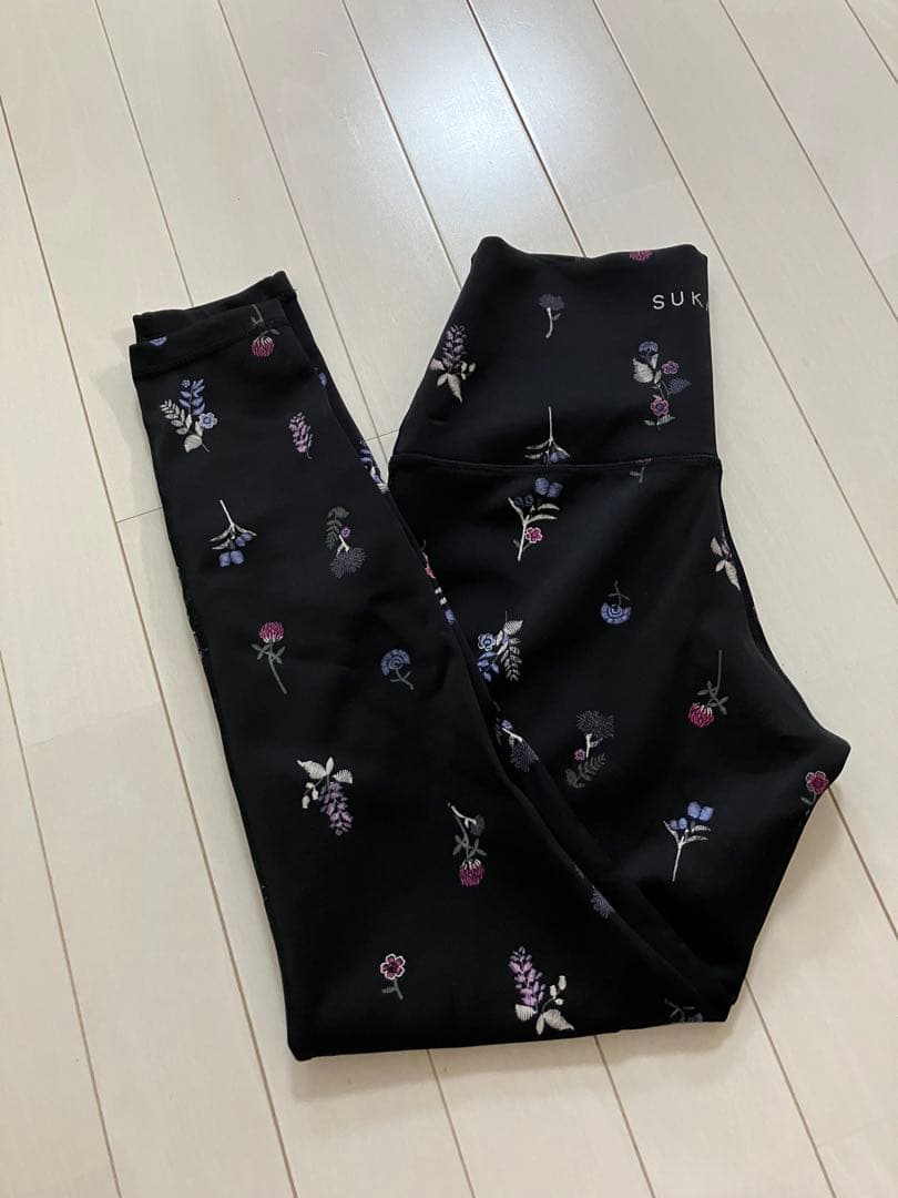 スカーラ sukala レギンス　花柄　黒　S ホットヨガ　LAVA ピラティス