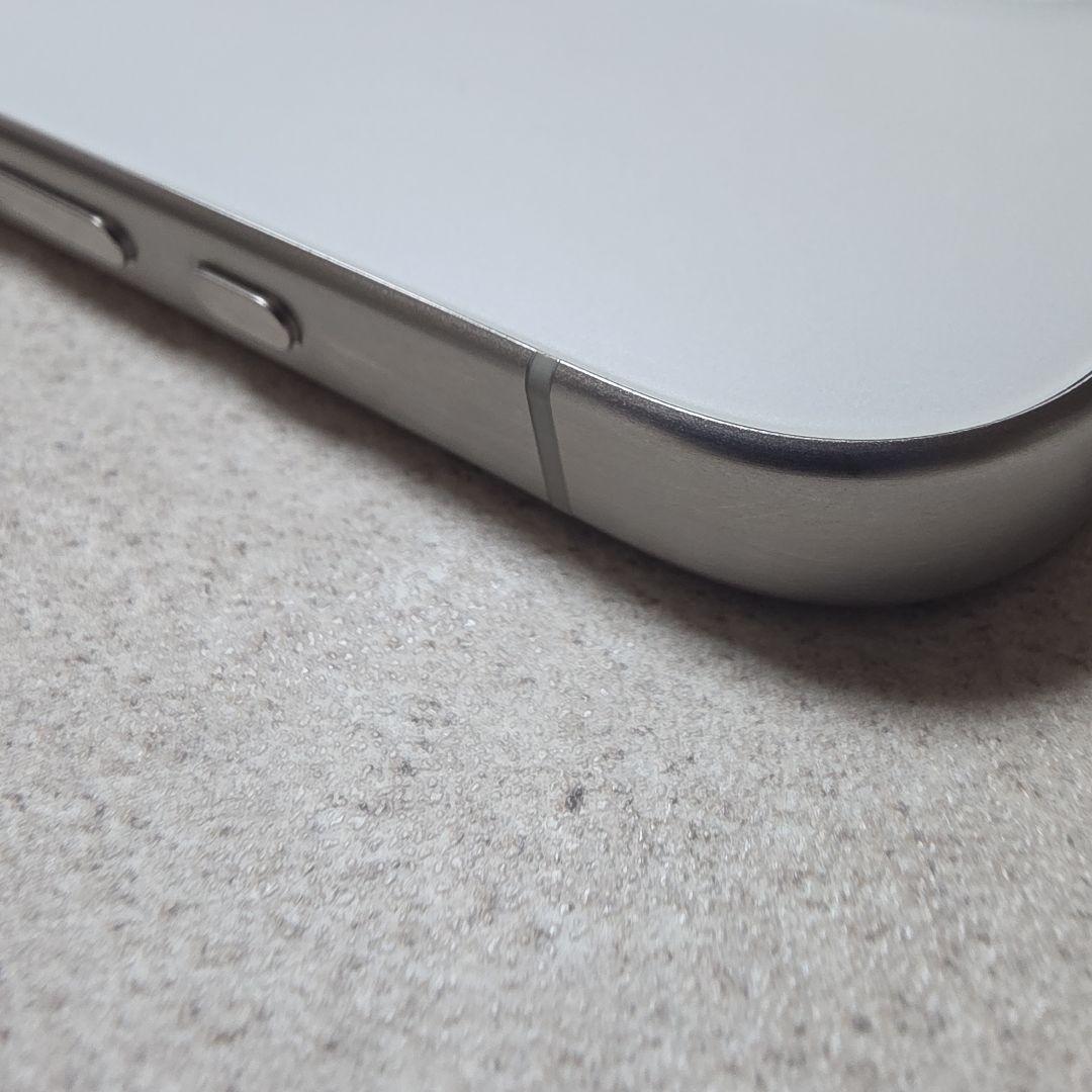 美品iPhone 15 Pro 256GBホワイトチタニウム Apple 携帯