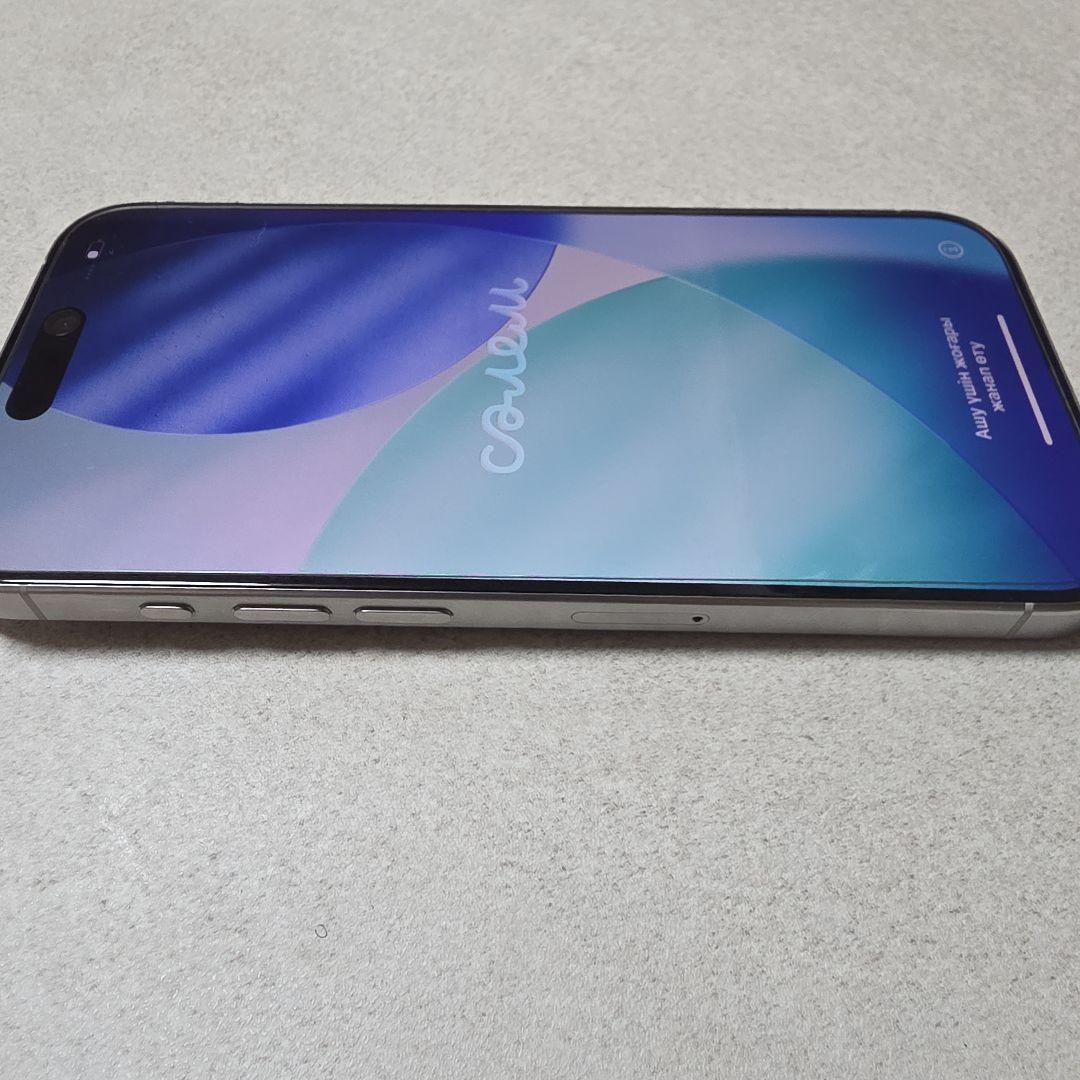 美品iPhone 15 Pro 256GBホワイトチタニウム Apple 携帯