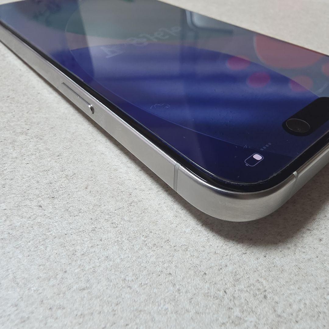 美品iPhone 15 Pro 256GBホワイトチタニウム Apple 携帯