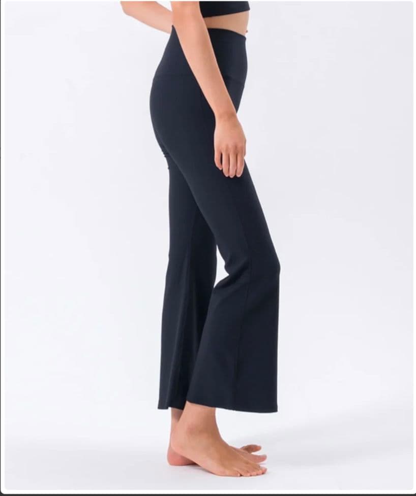 【SUKALA】フレアリブパンツ　ブラックM 新品未開封