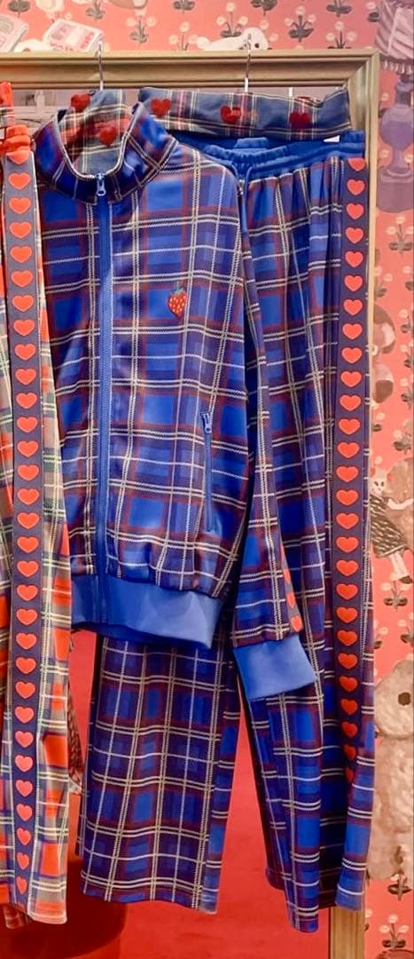 heihei トラックジャケット➕トラックパンツ 青 いちご