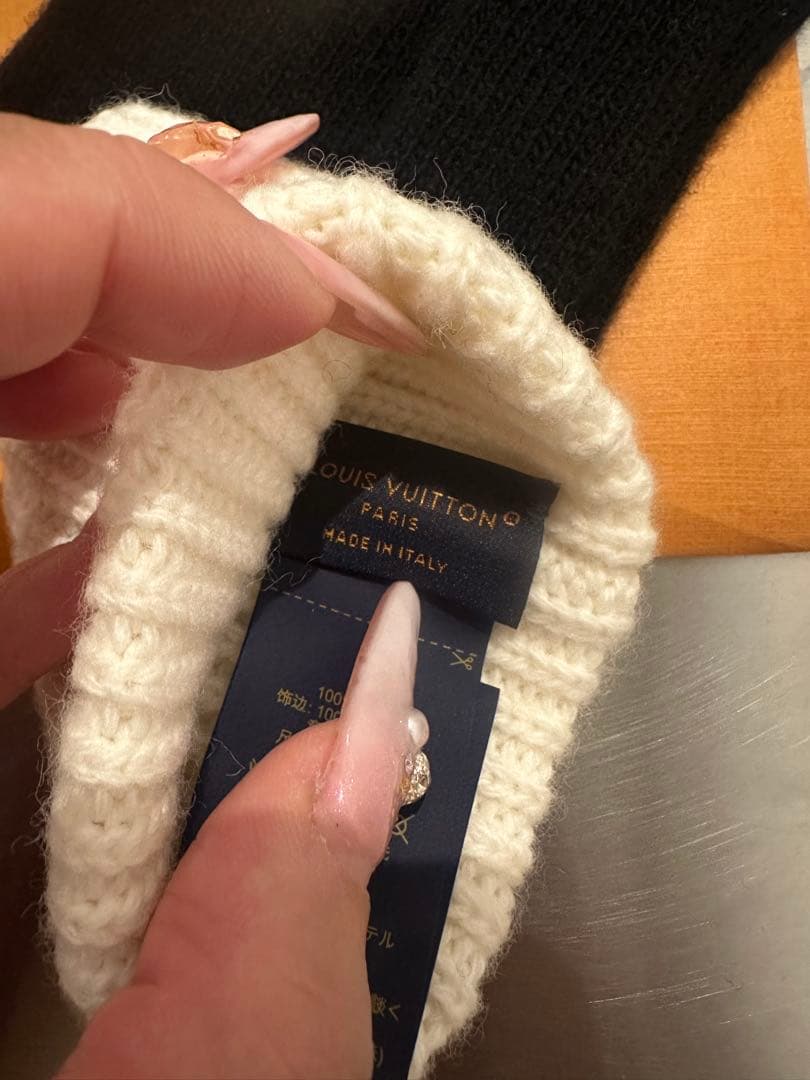 【値引き可】新品、未使用　ルイヴィトン グローブLVヘッドライン M77929