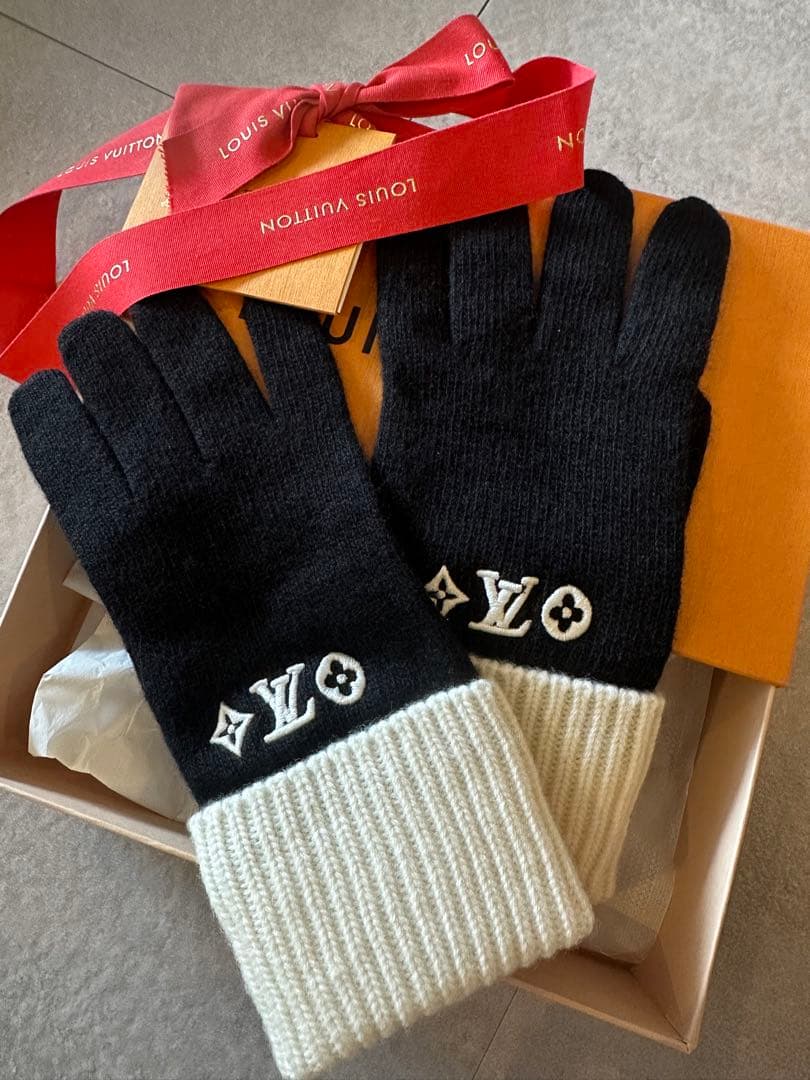 【値引き可】新品、未使用　ルイヴィトン グローブLVヘッドライン M77929