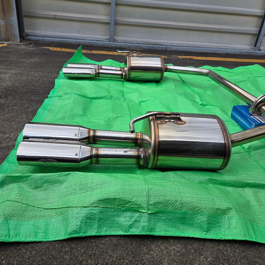 d*i様 超美品 プリウスα ガナドール 4本出しマフラー