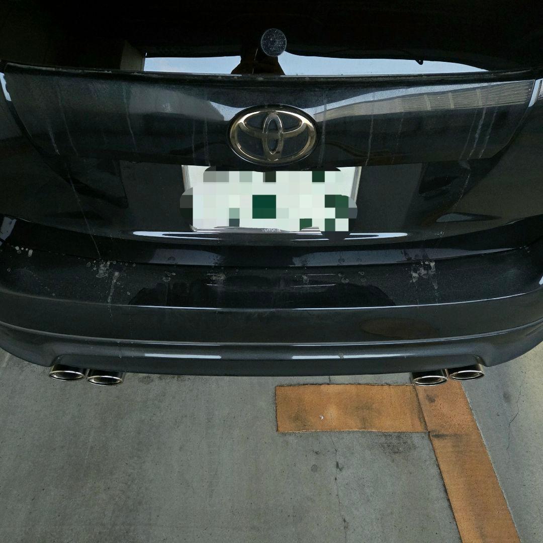 d*i様 超美品 プリウスα ガナドール 4本出しマフラー