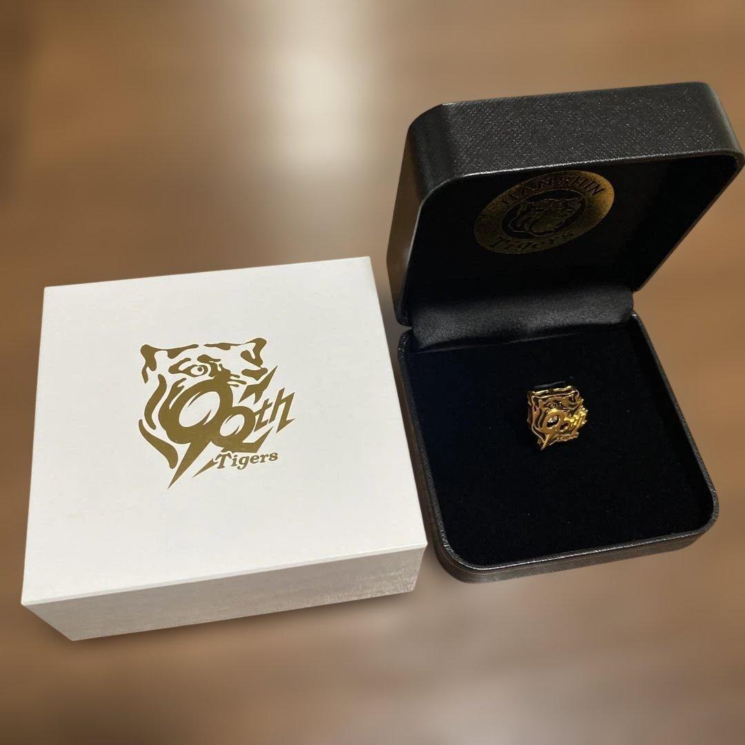 ⭐︎阪神タイガース90周年記念ピンバッジ(揺れる宝石付き)