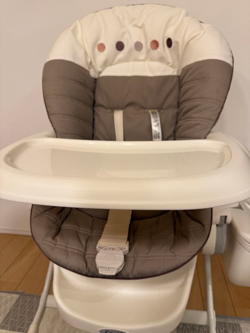 コンビ ネムリラ エッグショック BE ココアブラウン　ハイローチェアー