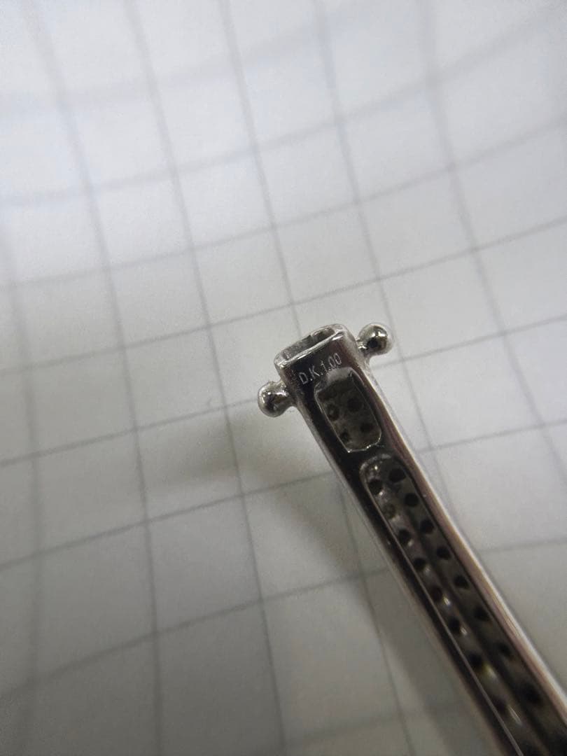 18金　ホワイトゴールド　ブラックダイヤバングル　ユニセックス