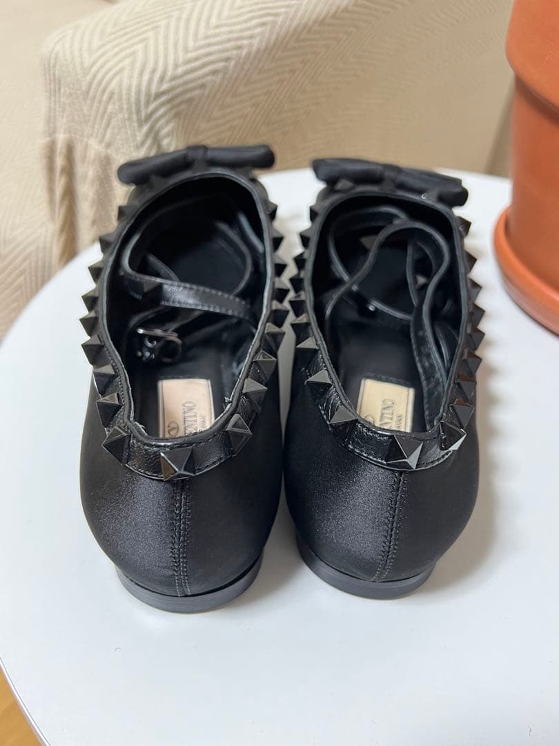 Valentino フラットシューズ