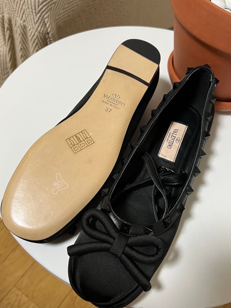 Valentino フラットシューズ