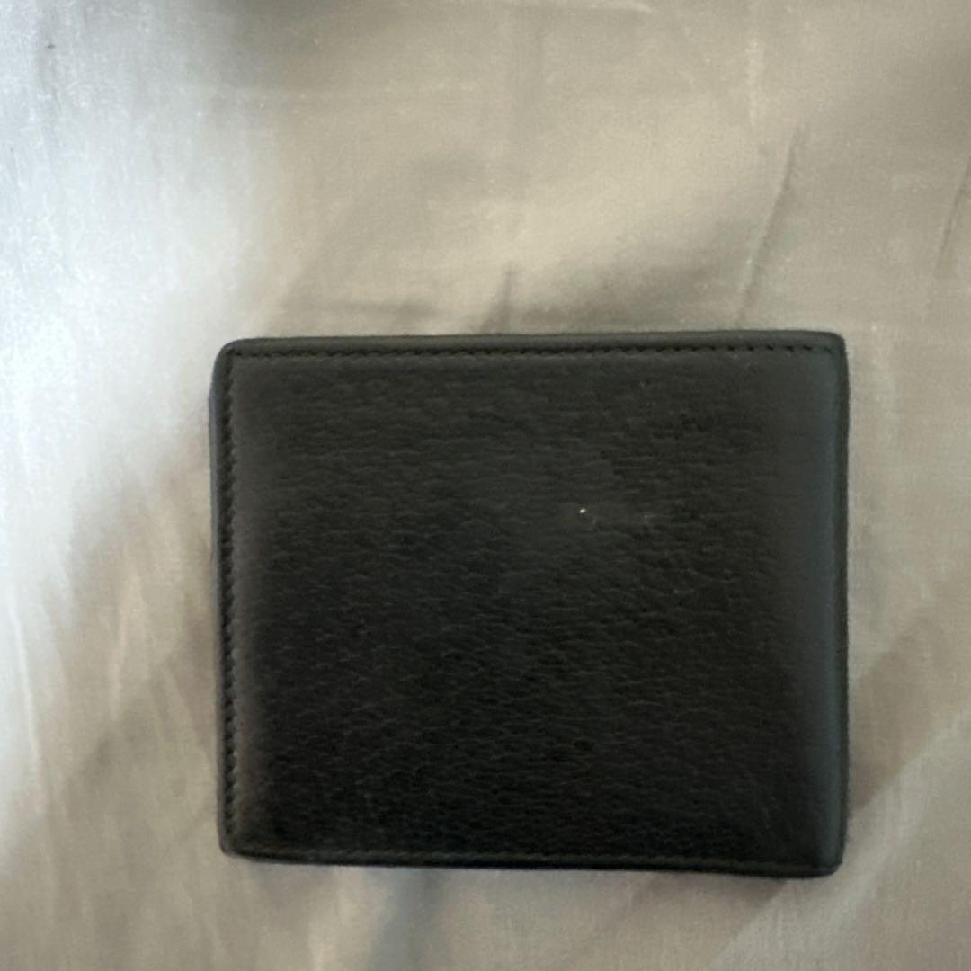 GUCCI　蜂モチーフ 黒 二つ折り財布