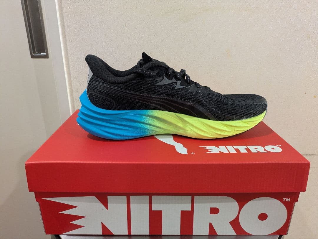 【美品】PUMA ヴェロシティニトロ4 26cm LIGHT GLOW