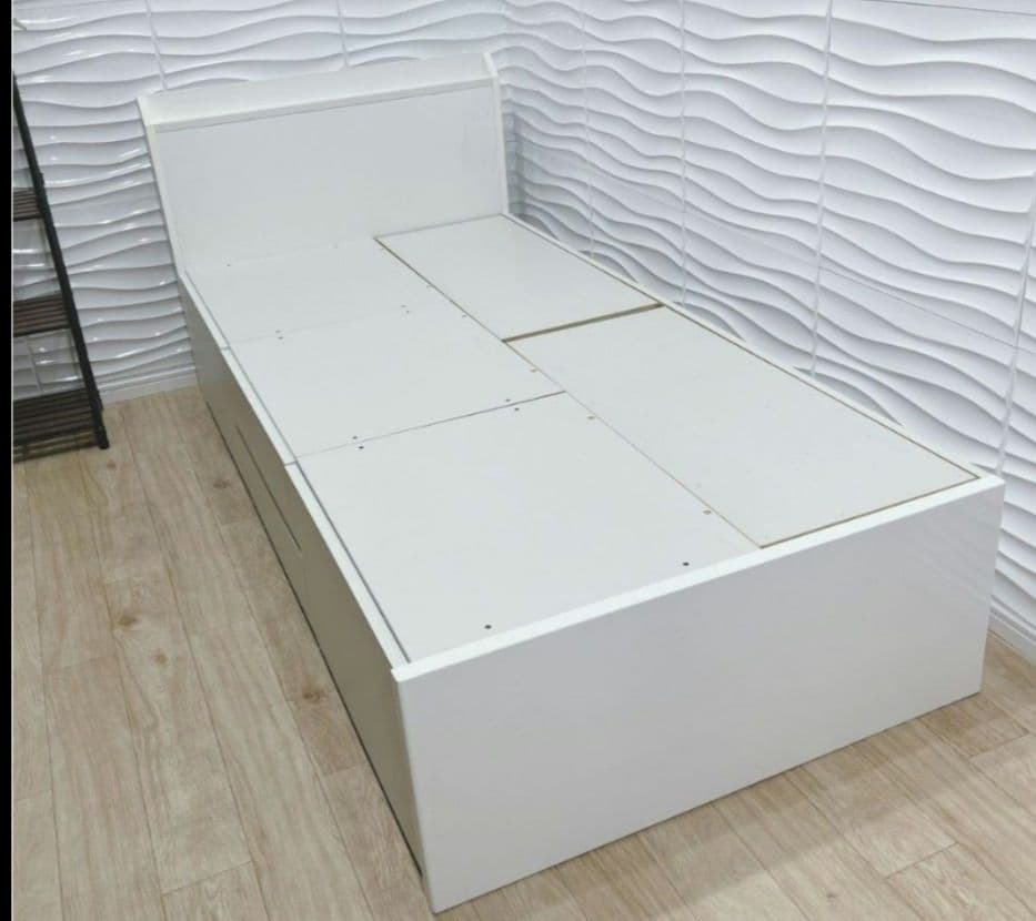 ニトリ・ベッドフレーム収納付シング