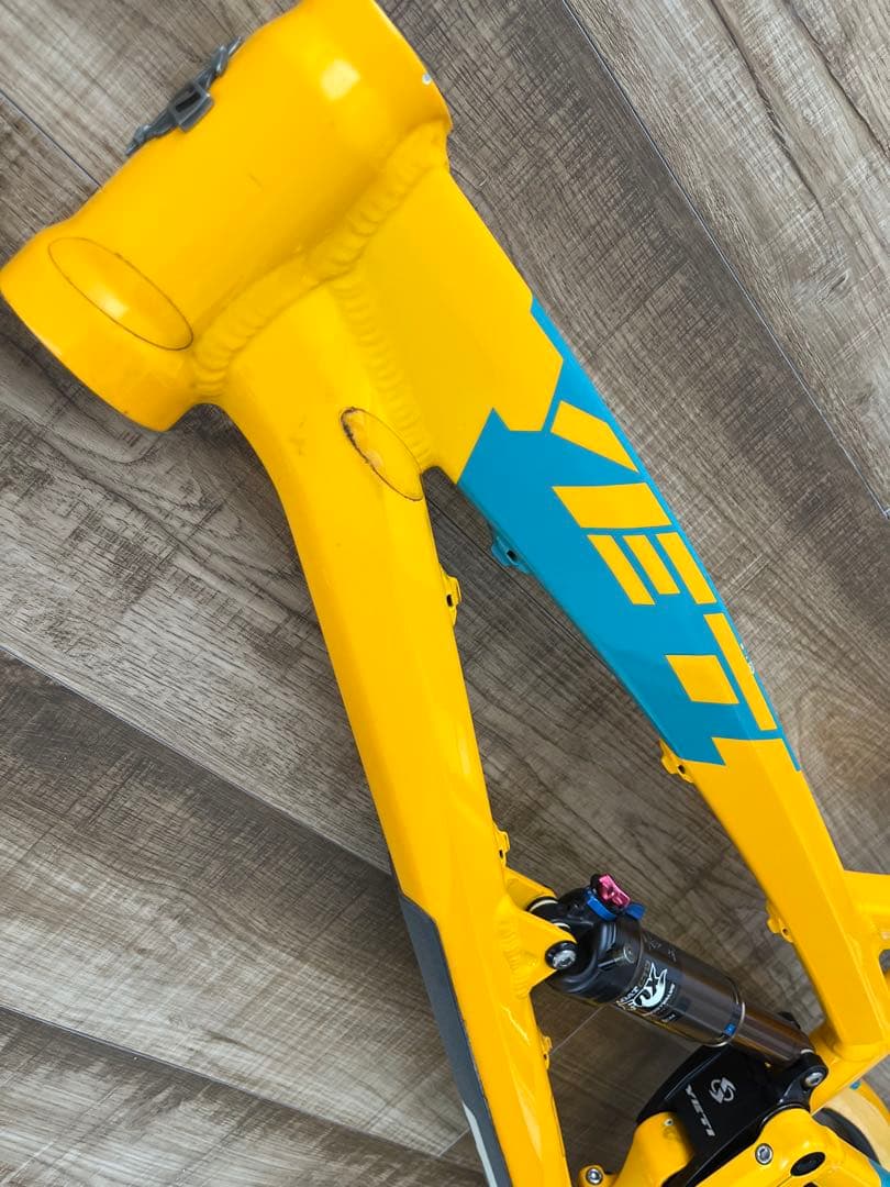 YETI イエティ SB 66 イエロー