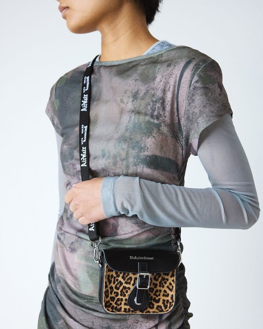 新品 ドクターマーチン 5インチ サッチェルバッグ ブラック レオパード 豹柄