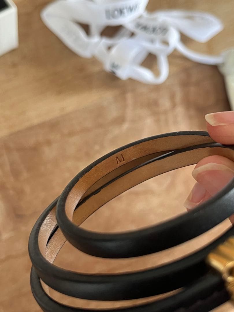 LOEWE ツイストバングル(カーフ) ブラック M