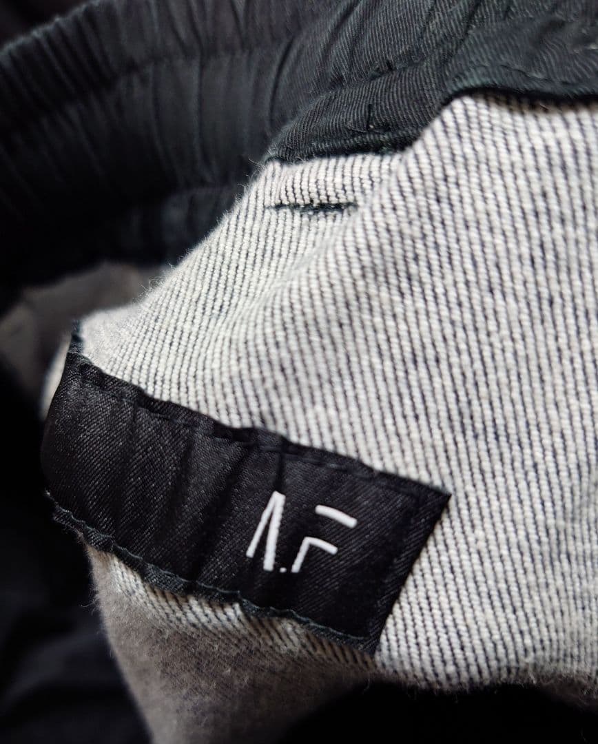 A.F ARTEFACT／ストレッチデニムサルエルスキニー