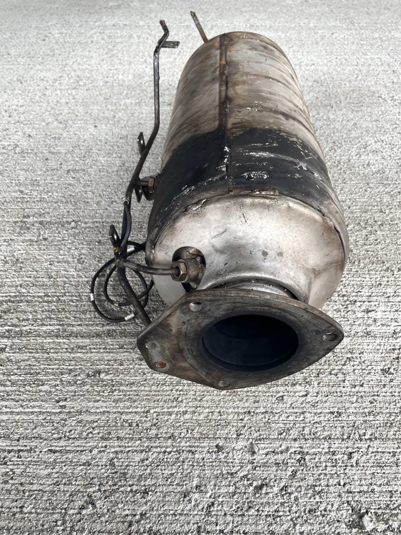 三菱ふそう　触媒　DPF ME555982　FE2＃.5＃.7＃.8＃(6UL)