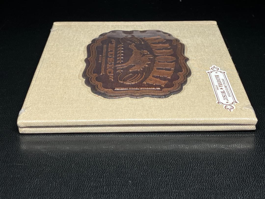 新品未開封 マドンナ ミュージック 限定盤 布表紙ジャケット ベージュ仕様