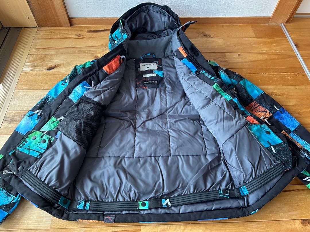 ⭐︎超美品 クイックシルバー スノーボード ジャケット パンツ グローブ ジュニア