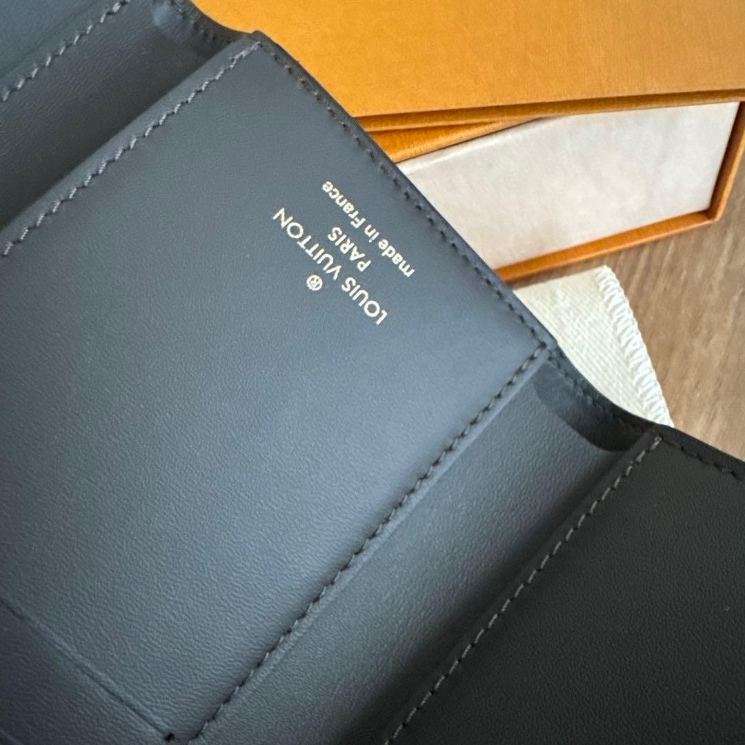 限定値下げ⭐︎新品未使用品⭐︎ポルトフォイユ・カプシーヌ コンパクト