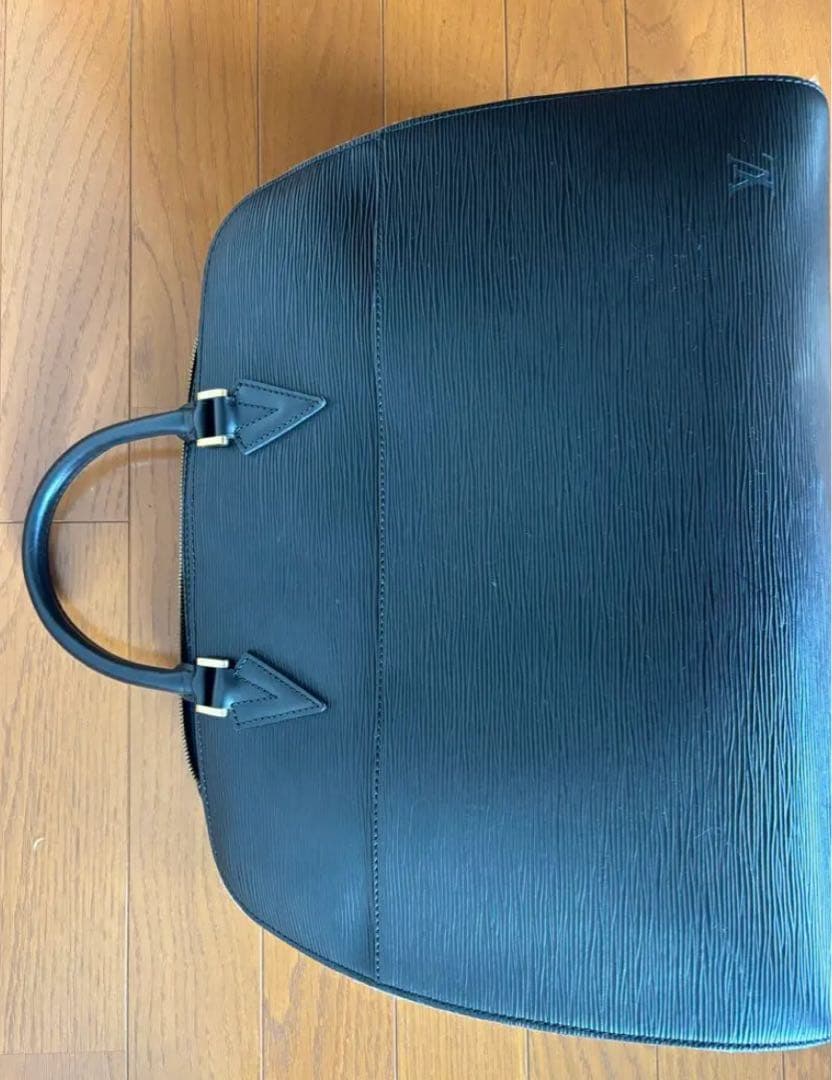 最終値下げLouis Vuitton エピレザー ビジネスバッグ ブラック