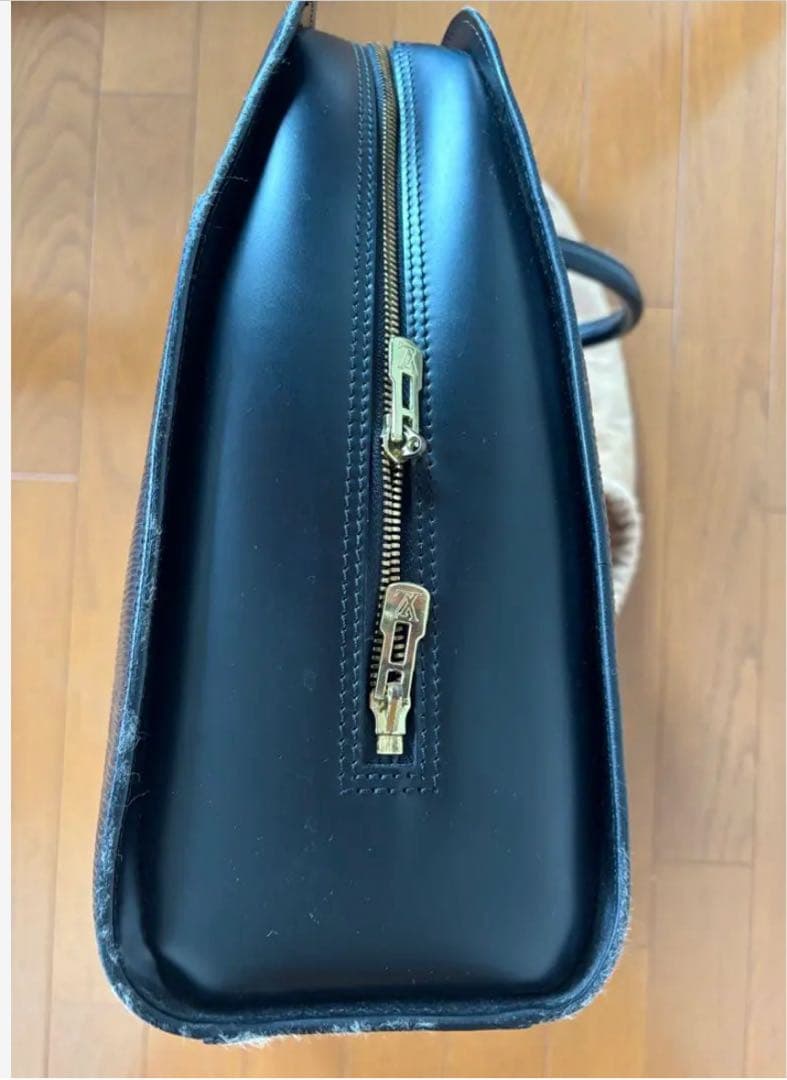 最終値下げLouis Vuitton エピレザー ビジネスバッグ ブラック