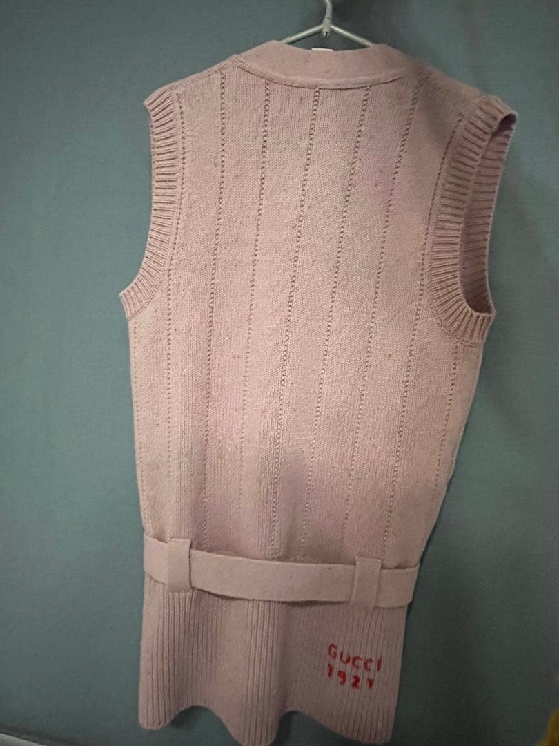 1月31まで GUCCI ベルト付き　リブウール　ニットベスト
