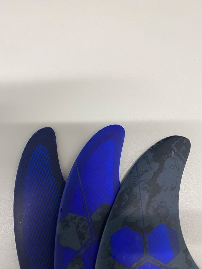 美品　FCS II サーフボードフィン　アルメリック　Mサイズ