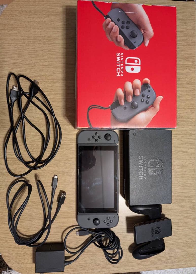 Nintendo Switch 本体と付属品(マリオーカート付き)