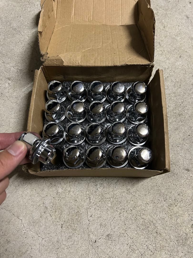 LT　トヨタbB純正メッキホイール　タイヤ・ナット付