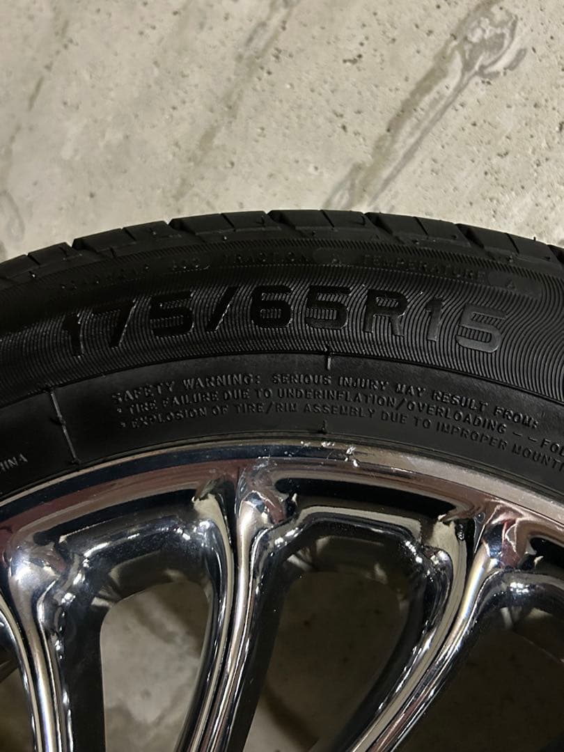 LT　トヨタbB純正メッキホイール　タイヤ・ナット付