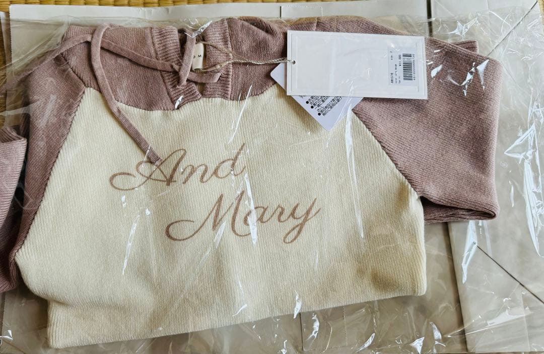 トップス Andmary Letter mary logo tops