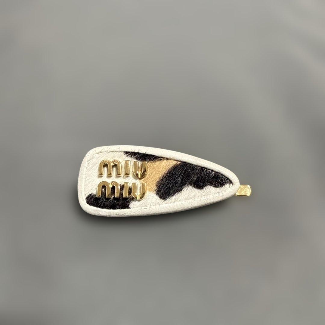 miumiu ヘアクリップ　単品