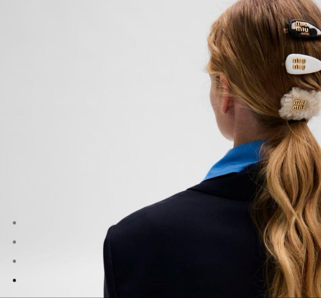 miumiu ヘアクリップ　単品
