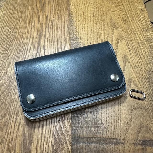 tk　丘染め茶芯ブラック　シルバートラッカーウォレット