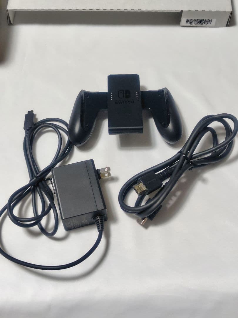 NintendoSwitch　初期中古　約8年前　動作良好　Amazon産　本体