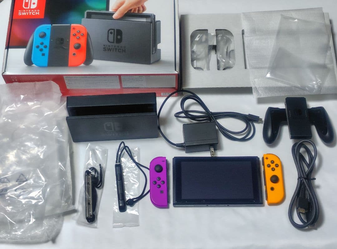 NintendoSwitch　初期中古　約8年前　動作良好　Amazon産　本体
